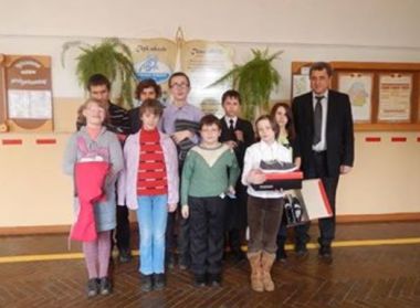 Фонд "Новое поколение" приобрел необходимую весеннюю одежду и обувь для 13 детей-сирот Жабинковской школы-интерната.