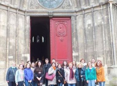 Почетное консульство Франции в Бресте и Фонд "Новое поколение" выступили организаторами и спонсорами поездки учащихся ГУО "СШ №15 г. Бреста" во Францию в рамках школьного обмена с лицеем Мийе (г. Шербур).