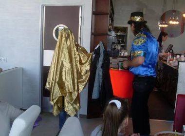 Благотворительным Фондом для детей ОО "Сердце-детям" и ОО "Дети в беде" был организован праздник "День Именинника". Праздничный обед состоялся в кафе "Venezia Fusion".