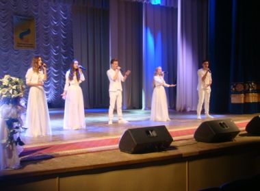 21 января 2017 года в зале Брестского областного Дворца культуры профсоюзов состоялся гала-концерт ежегодных городских конкурсов художественного творчества «Крылья» и «Ступени», проводимых ГУО «Центр дополнительного образования детей и молодёжи г. Бреста»