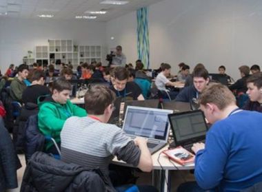 Большую благодарность администрация и родители ГУО «Средняя школа №2 г. Лунинца» выражают Брестскому благотворительному местному Фонду «Новое поколение»