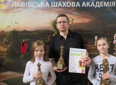 Подопечные фонда Саша Тарасенко и Лана Каташук заняли первое и второе места на "Кубке Львова" среди девочек до 14 лет.