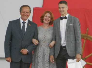 10 июня 2017 года состоялся ежегодный бал «Алые паруса» для выпускников гимназий и школ Ленинского района г. Бреста, долгожданное событие не только для школьников, но и для всех горожан.