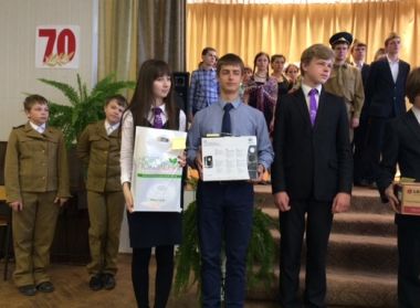 Открытие благотворительной выставки детского творчества в рамках проекта "Подари улыбку детям!"