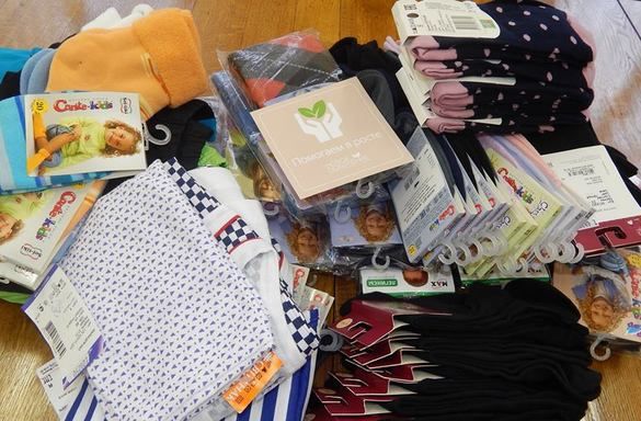 Детям были приобретены теплые колготки, носки и белье.