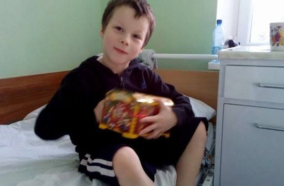 Пациенты Брестской детской областной больницы обещали поправляться быстрей , получив от Деда Мороза сладкие подарки