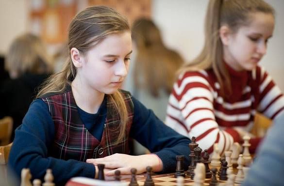 11-летняя подопечная фонда Саша Тарасенко завоевала серебряную и бронзовую медали на первенстве страны по быстрым шахматам.