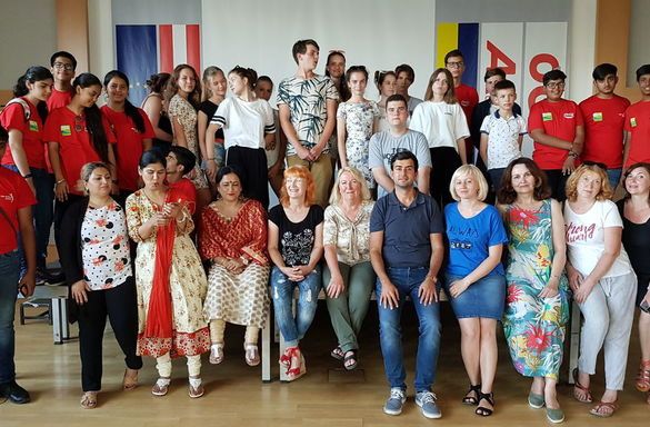 В рамках международного проекта “Don't Waste – Create” (“Не разрушай, а создавай») члены клуба UNESCO «Мозаика» ГУО «Гимназия №1 г. Бреста» участвуют пятый год.