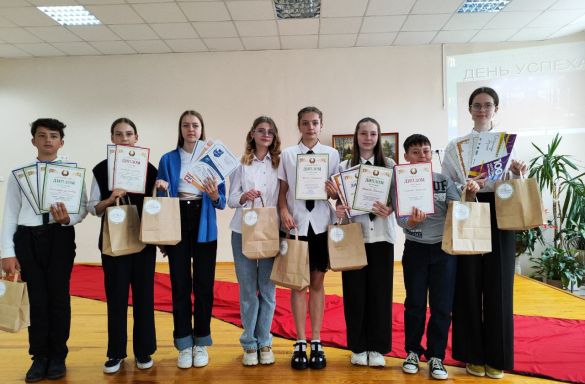 ОТМЕТИЛИ ПОБЕДИТЕЛЕЙ ОЛИМПИАДЫ